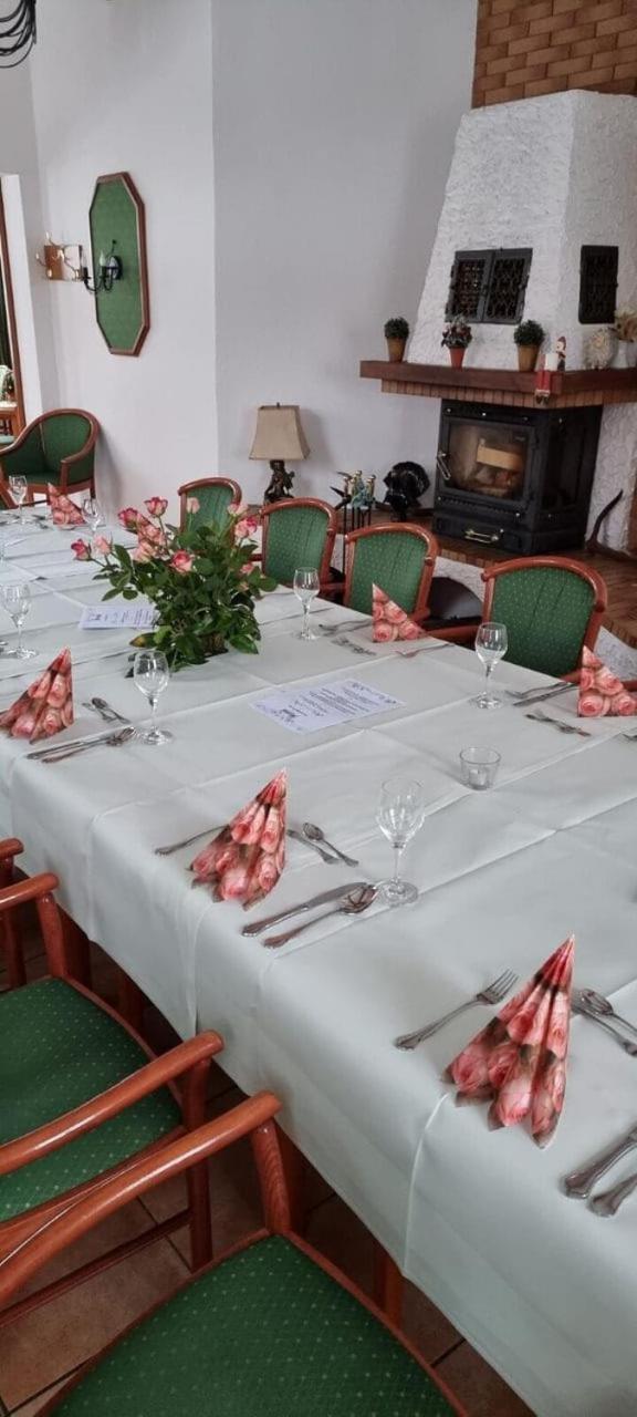 Hotel Zur Krone Hasselfelde Extérieur photo